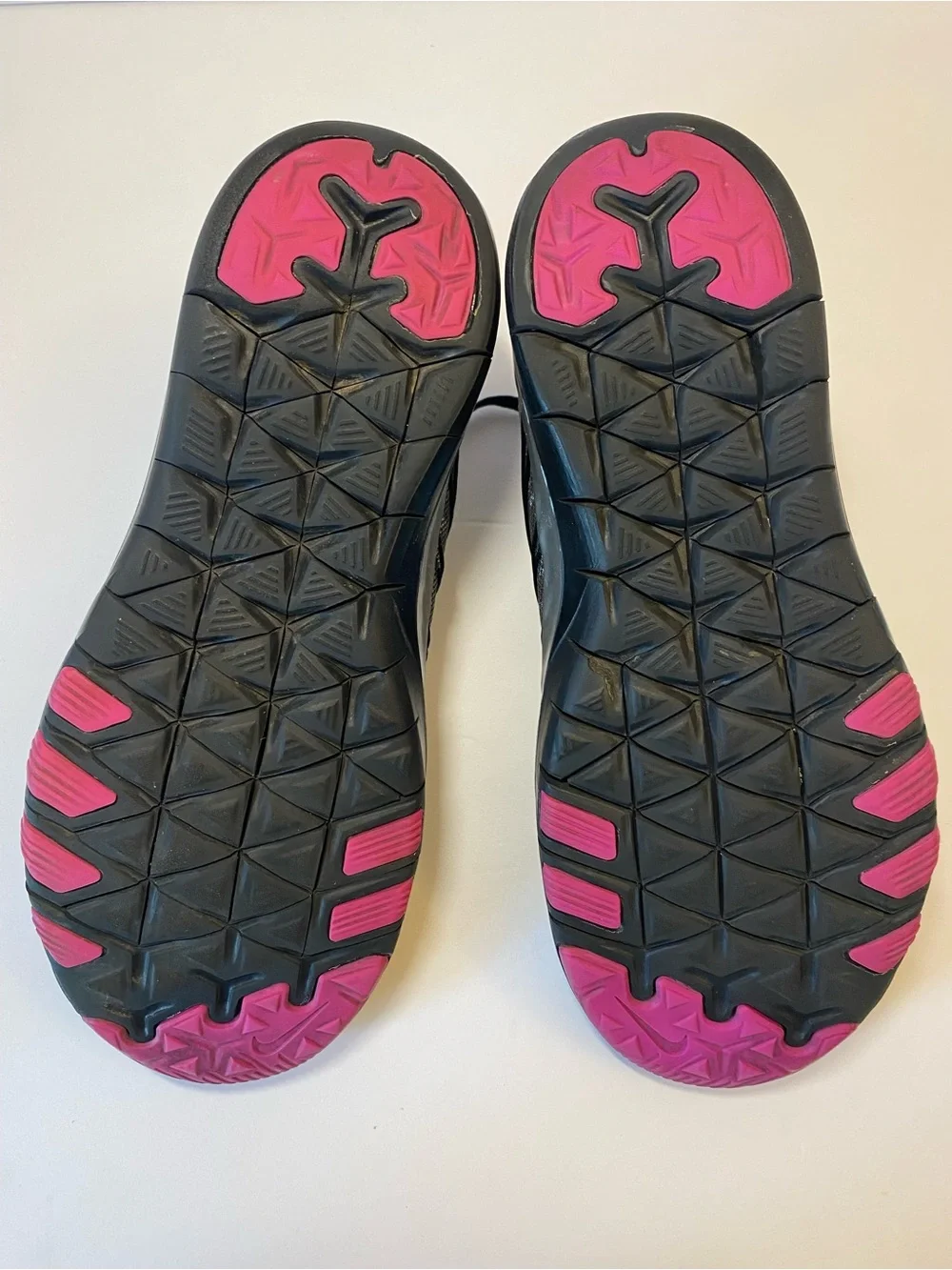 Nike Free TR 6 Women’s Size 8.5 Metallic Silver Black Pink Training 849805-002